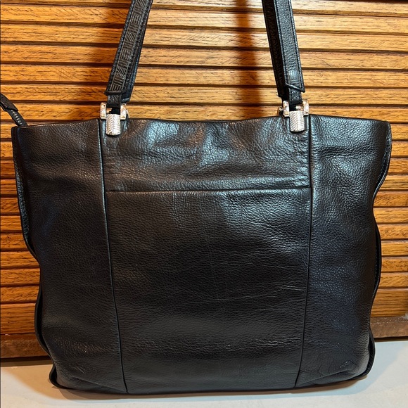Brighton black pebble leather with cross grain front panel shoulder bag - Picture 5 of 17